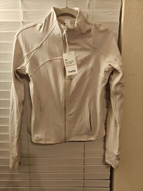 Women's Light Cream Zip-Up Jacket